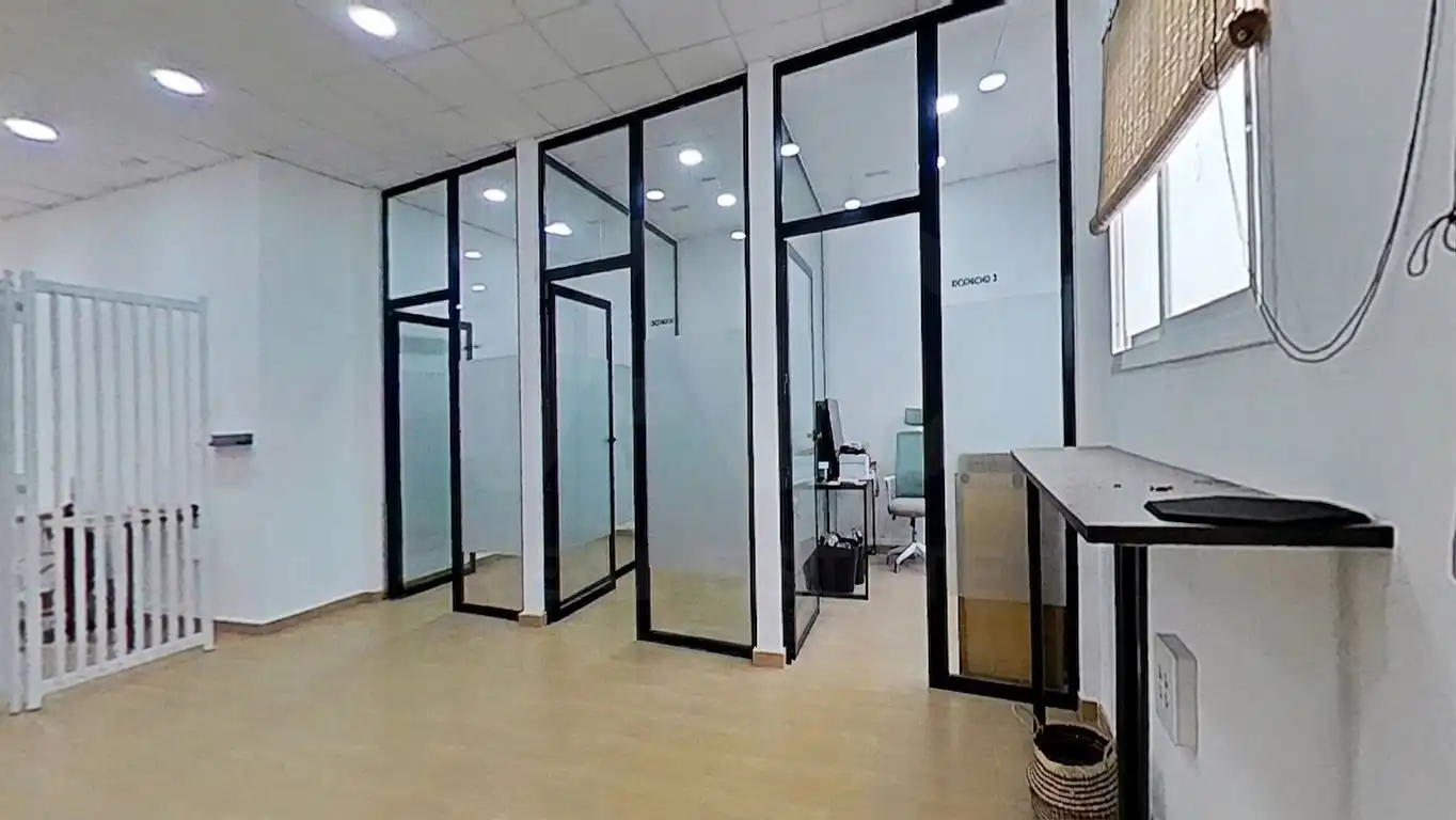 Business premises for sale in Centro - Calzada - Cabo Noval