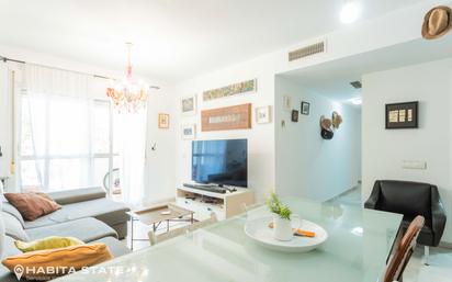 Living room of Flat for sale in  Almería Capital  with Air Conditioner, Terrace and Swimming Pool