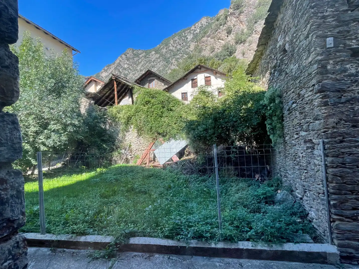 Außenansicht von Wohnungen zum Verkauf in Vall de Cardós mit Heizung, Parkett und Möbliert