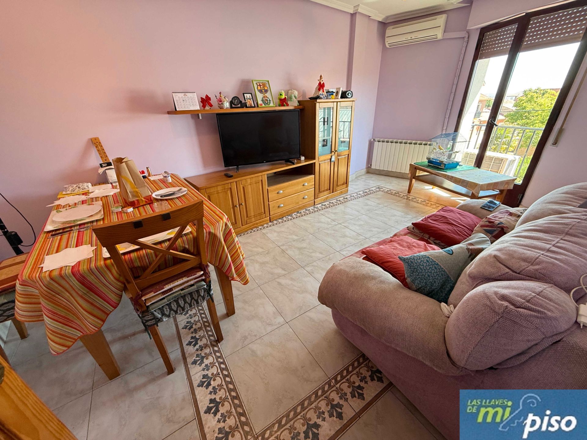 Living room of Flat for sale in Cigales  with Heating, Terrace and Storage room