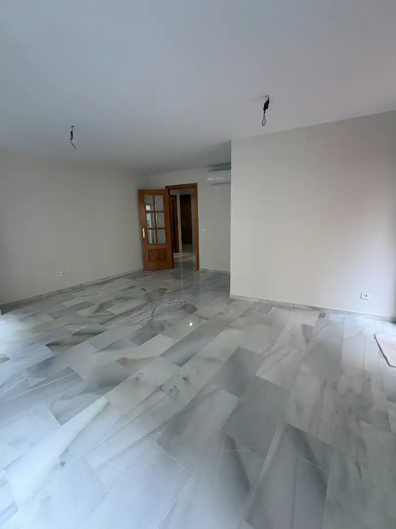 Wohnung zur Miete in Málaga Capital mit Klimaanlage, Terrasse und Ofen