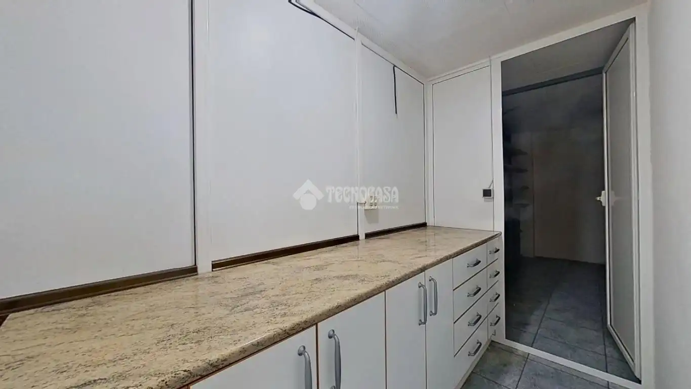 Cuina de Local en venda en Cerdanyola del Vallès