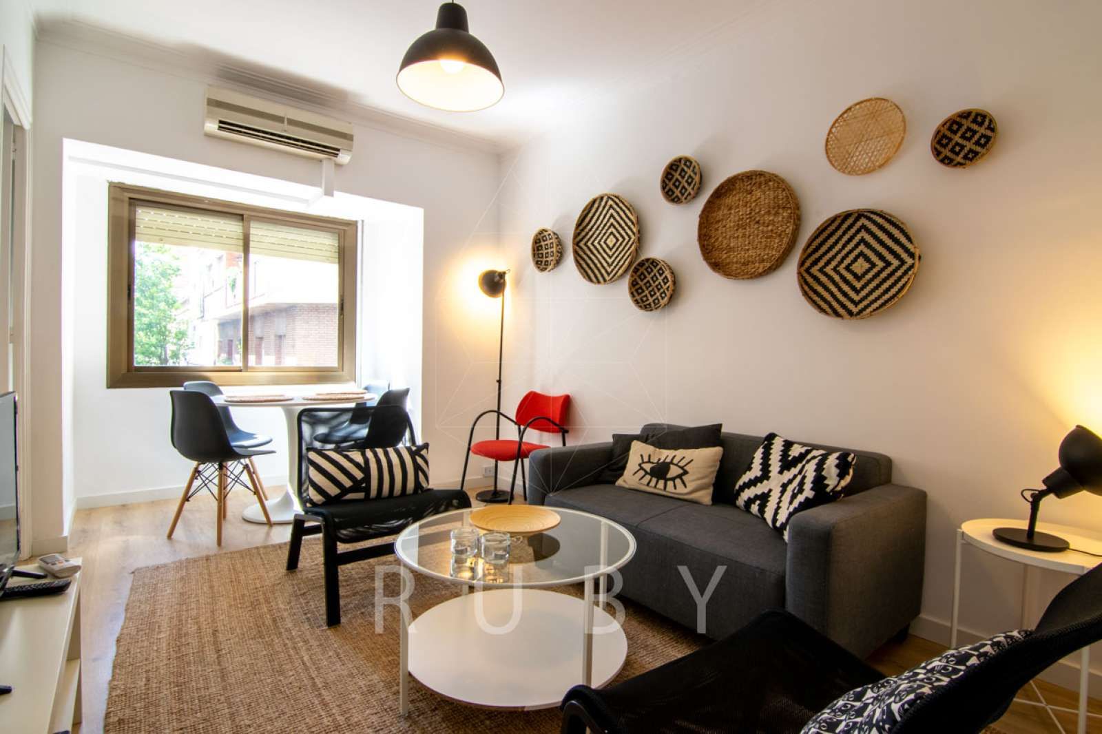 Sala d'estar de Apartament per a compartir en L'Hospitalet de Llobregat amb Aire condicionat i Terrassa