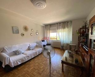 Living room of Flat for sale in  Madrid Capital  with Heating and Parquet flooring