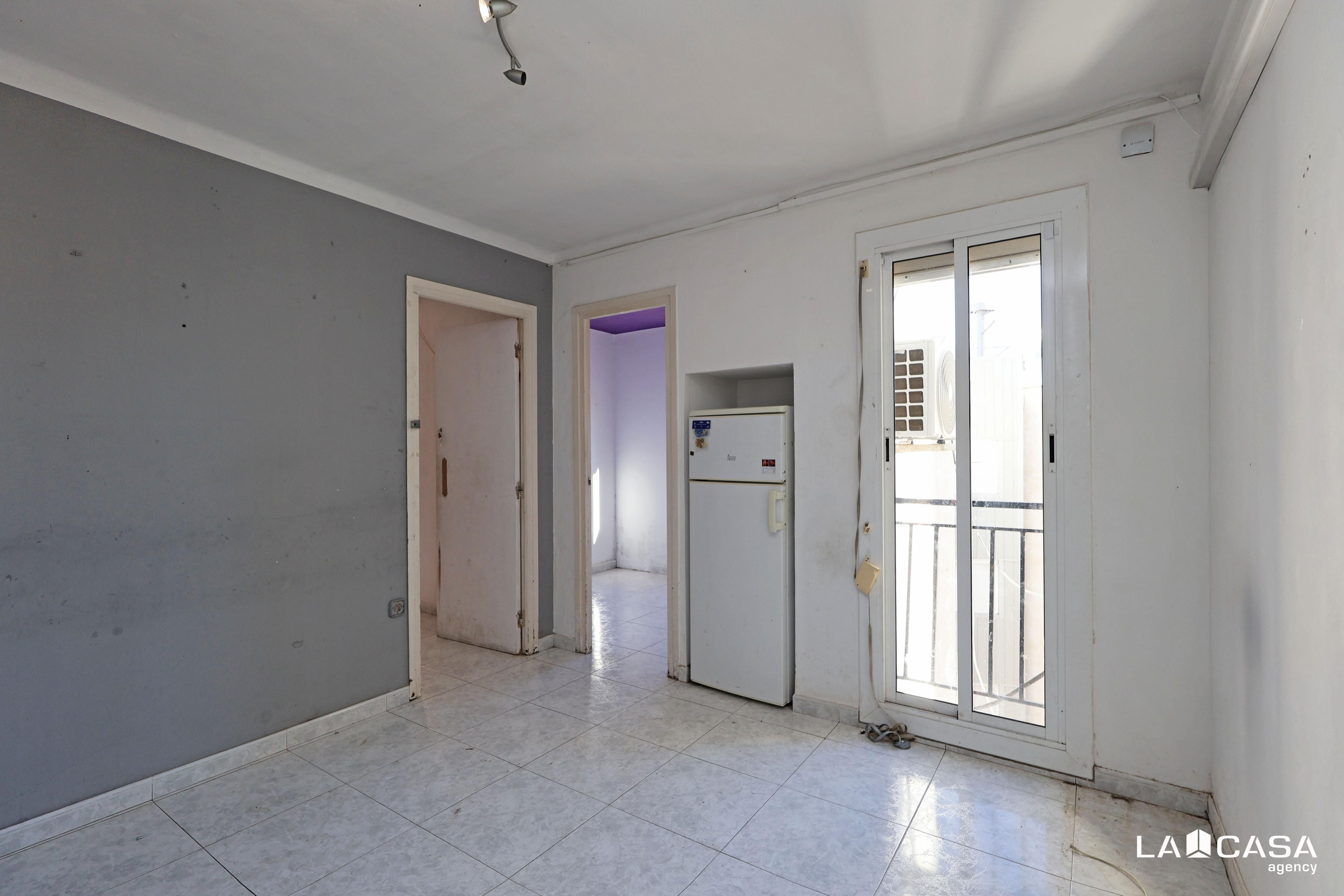 Flat for sale in L'Hospitalet de Llobregat  with Balcony
