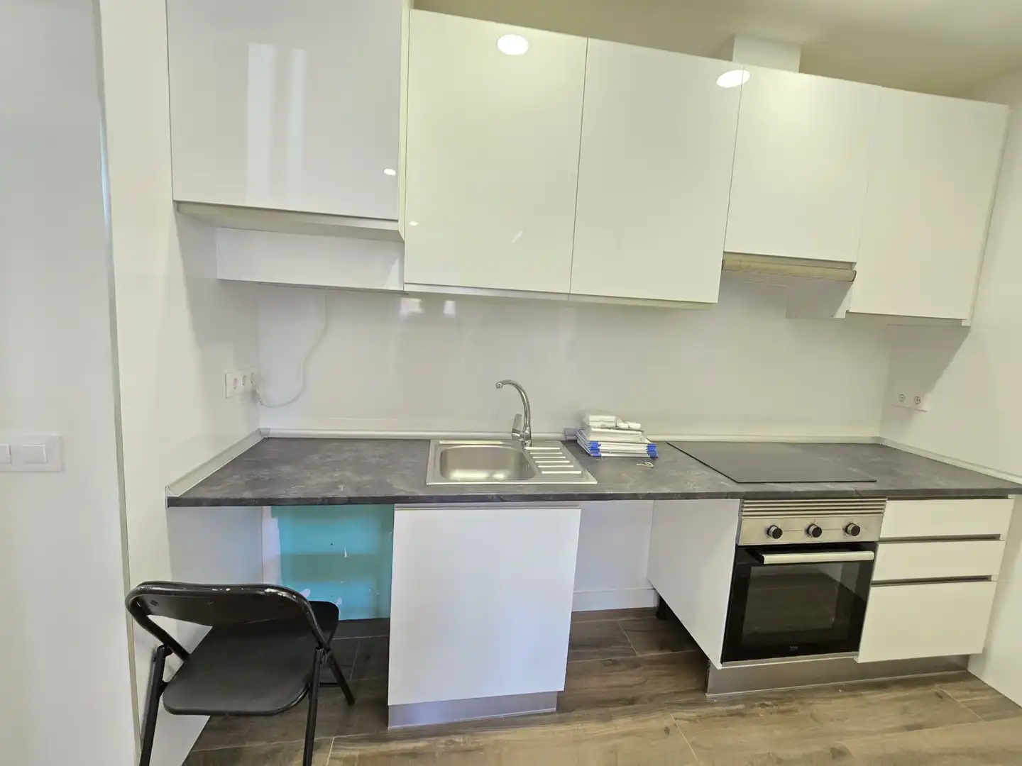 Cocina de Apartamento en venta en San Fernando de Henares con Aire acondicionado, Calefacción y Horno