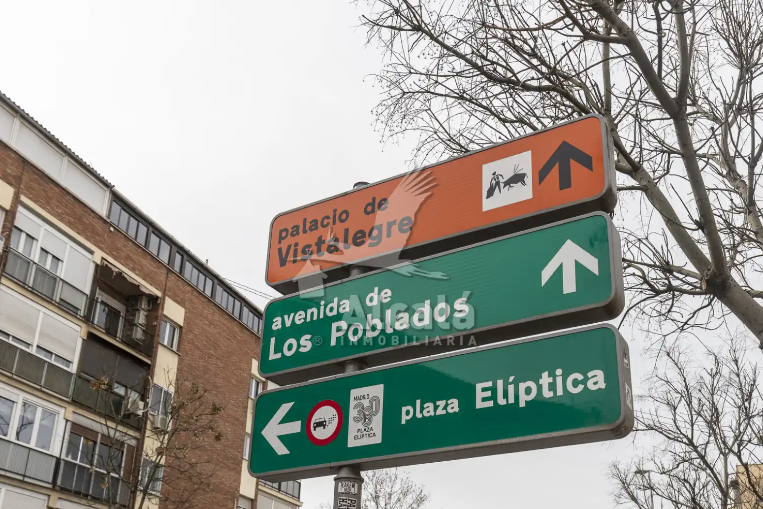 Vista exterior de Garatge en venda en Madrid