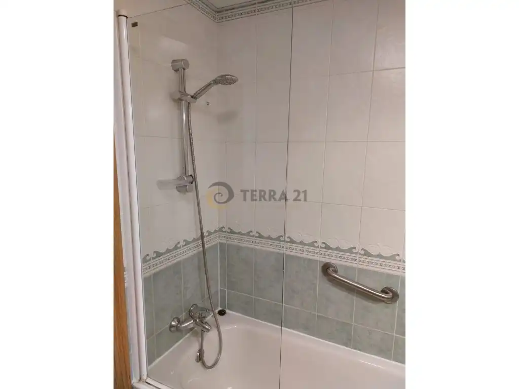 Badezimmer von Wohnung zur Miete in Jaén mit Möbliert