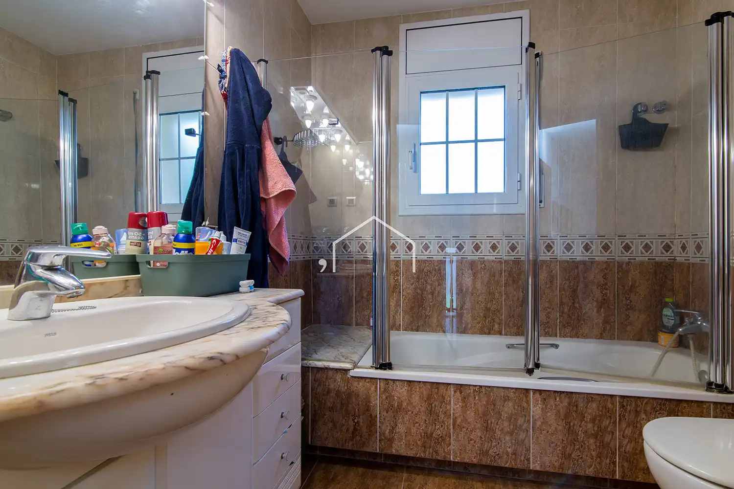 Badezimmer von Haus oder Chalet zum Verkauf in Teià mit Klimaanlage, Heizung und Privatgarten