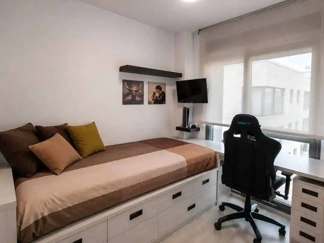 Bedroom of Flat for sale in Santander  with Swimming Pool and Balcony