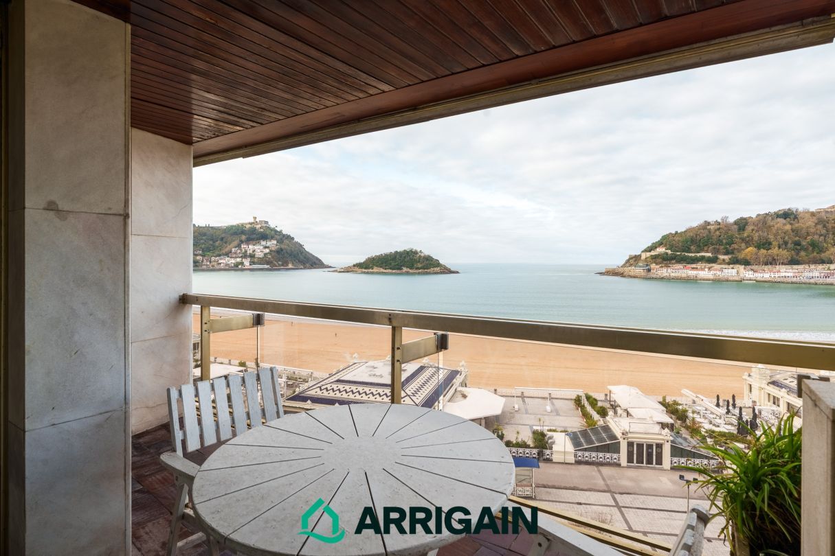 Bedroom of Flat for sale in Donostia - San Sebastián   with Heating, Terrace and Storage room