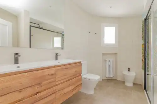 Bathroom of Attic for sale in Madrid  with Air Conditioner, Heating and Parquet flooring