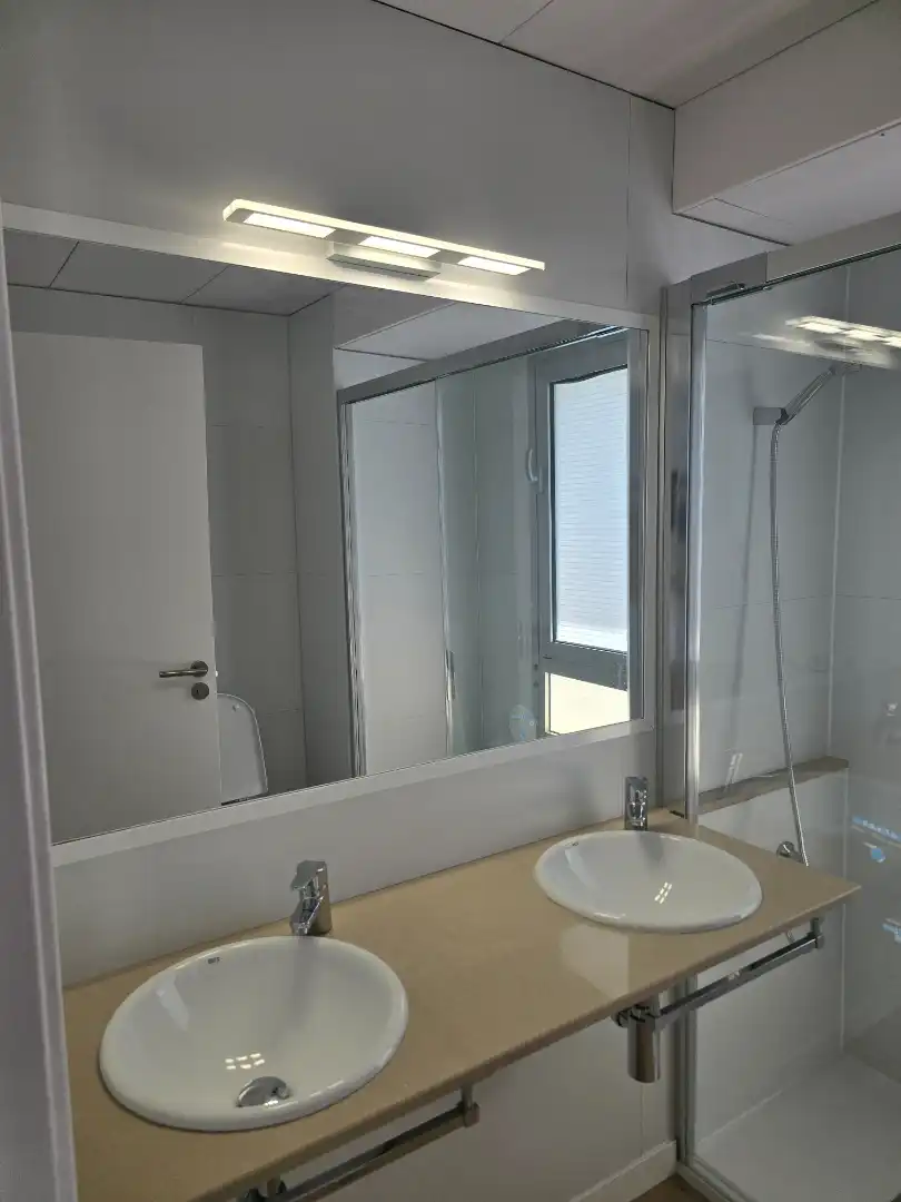 Badezimmer von Wohnung zum Verkauf in Vandellòs i l'Hospitalet de l'Infant mit Klimaanlage, Heizung und Privatgarten