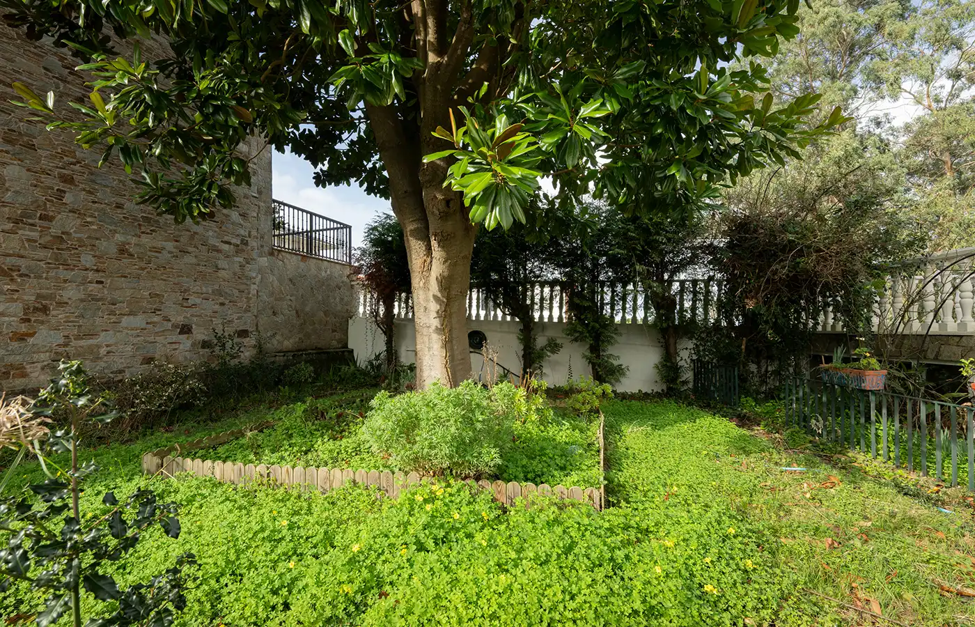 Jardí de Casa o xalet en venda en Oleiros amb Calefacció, Jardí privat i Parquet