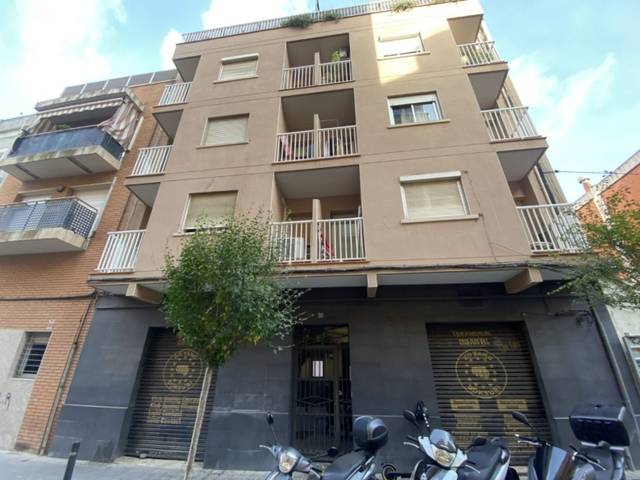 Local comercial en Venta en L´Hospitalet de Llobregat - Calle Graner en Collblanc