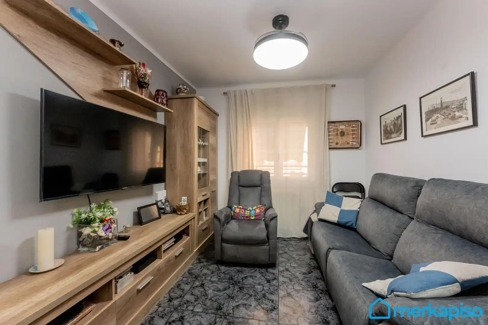 Sala d'estar de Pis en venda en L'Hospitalet de Llobregat amb Aire condicionat i Calefacció