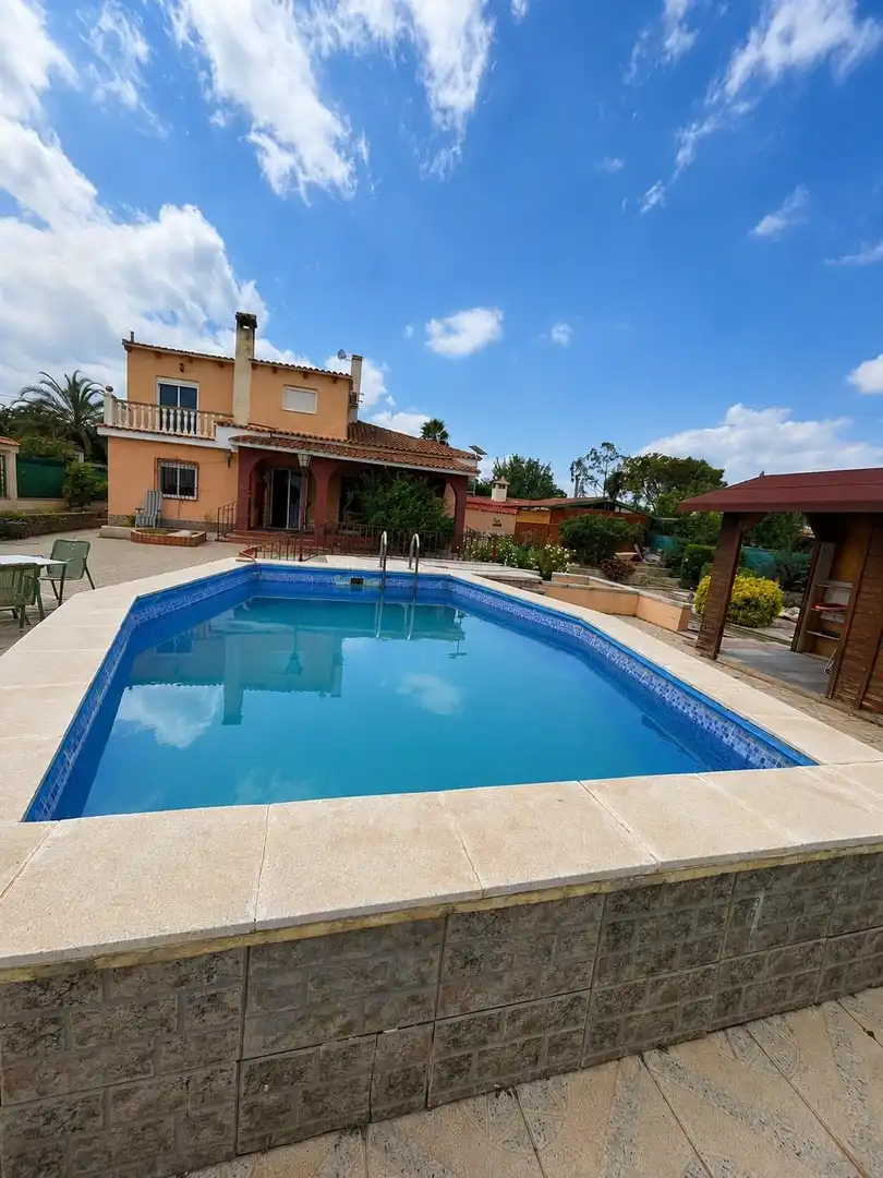 Piscina de Casa o chalet en venta en Vilamarxant con Jardín privado, Piscina y Amueblado