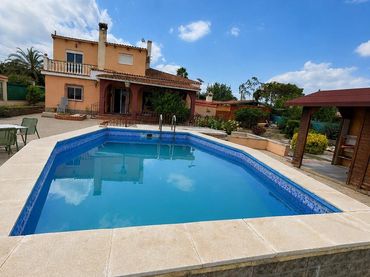Villa avec balcon à vendre à Vilamarxant