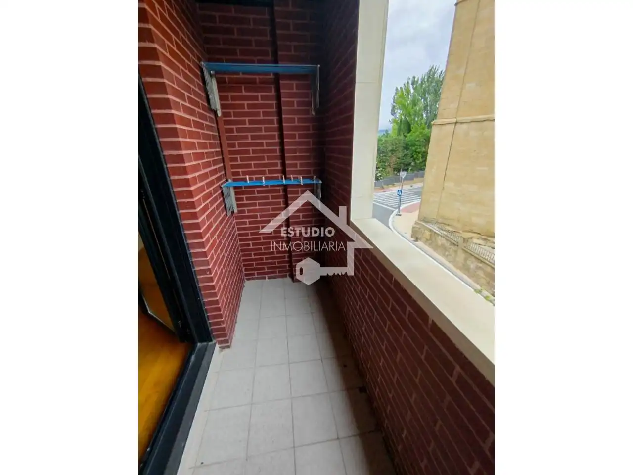 Terrasse von Wohnung zum Verkauf in Oyón-Oion mit Heizung, Abstellraum und Balkon