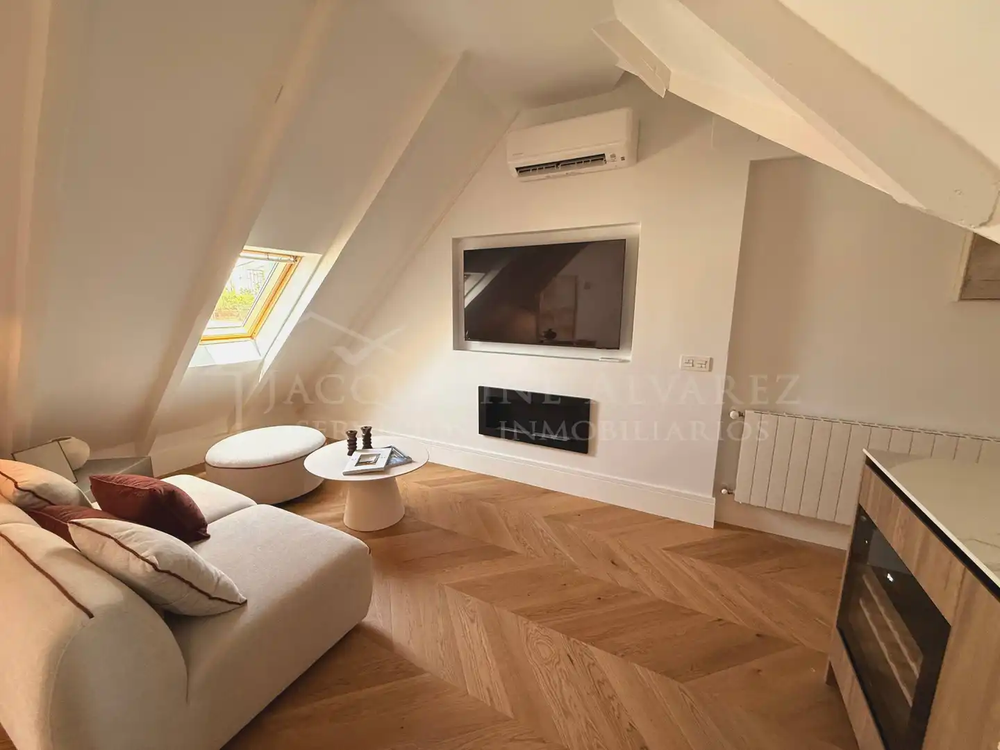 Sala d'estar de Àtic en venda en Madrid amb Aire condicionat, Calefacció i Parquet