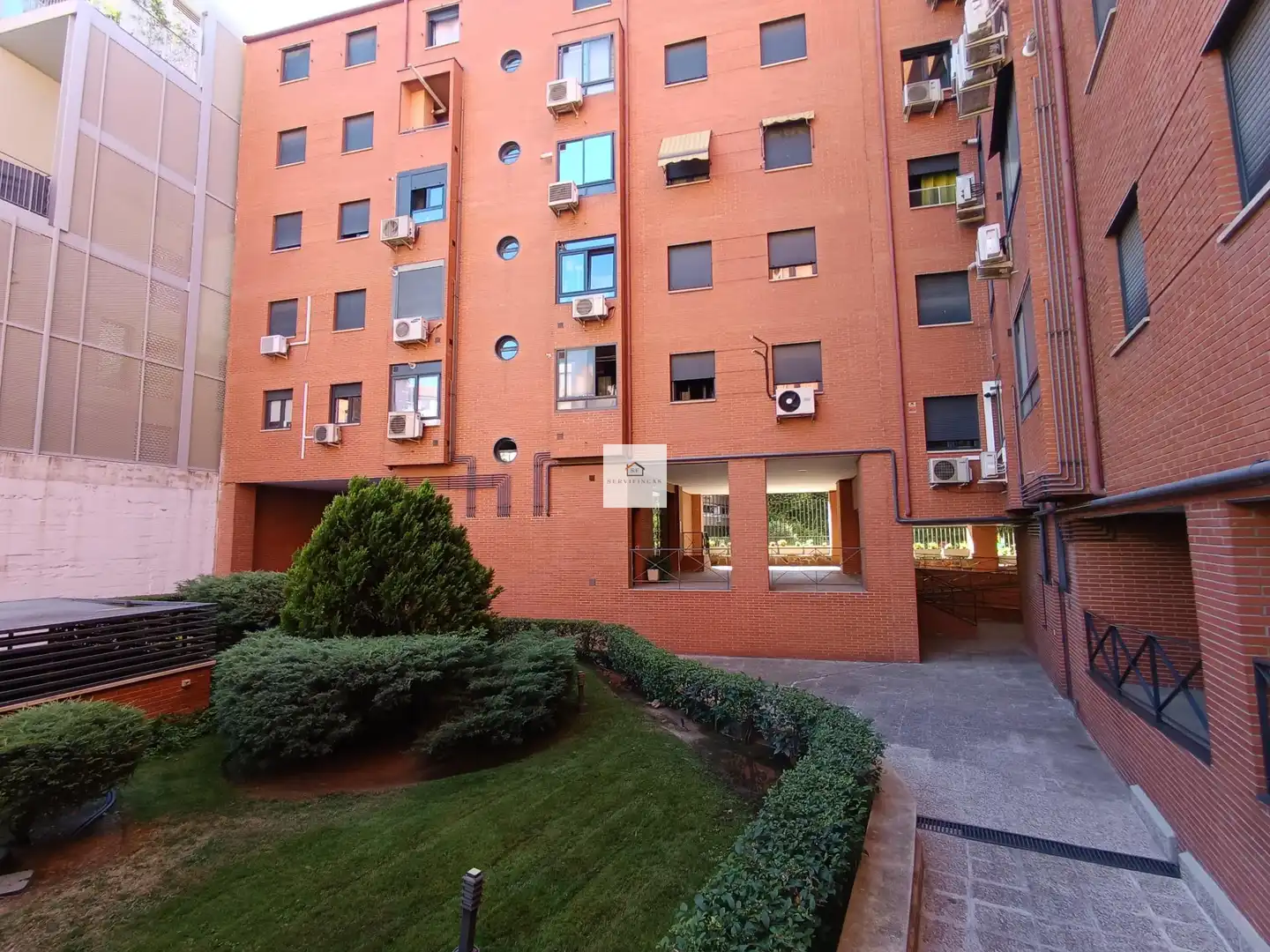 Exterior view of Flat for rent in Madrid  with Air Conditioner, Heating and Private garden