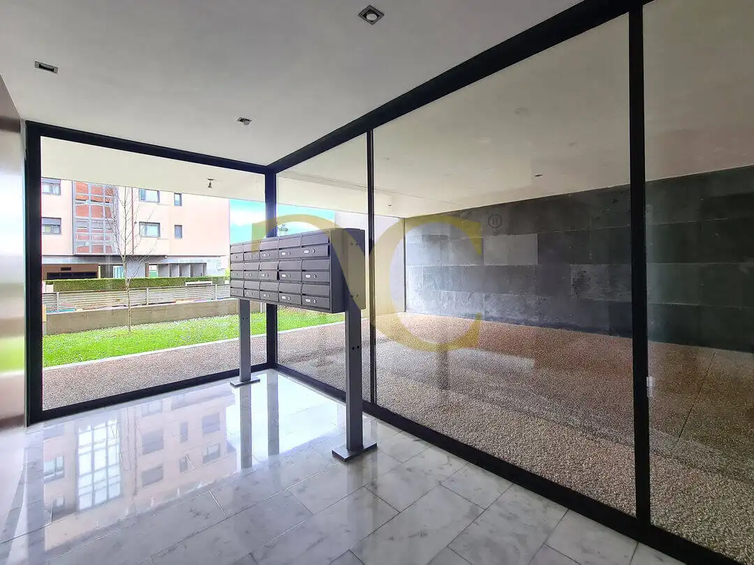 Maisonette zum Verkauf in Oviedo  mit Heizung, Privatgarten und Terrasse