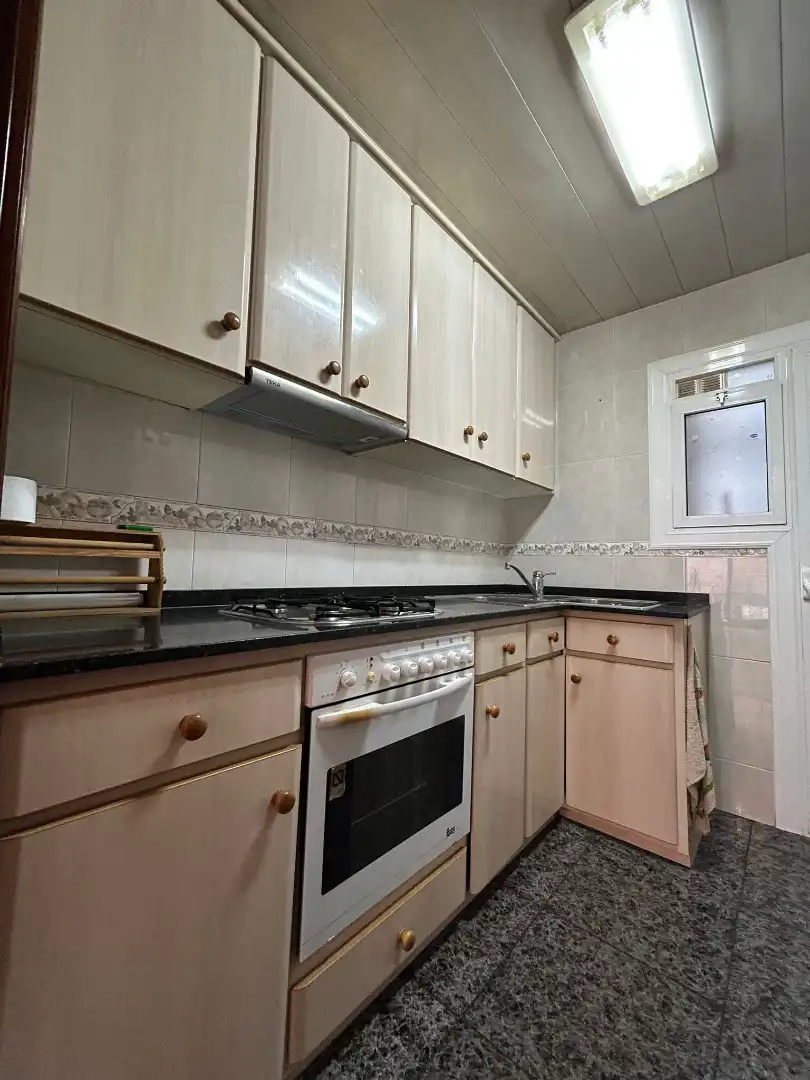 Cuina de Pis en venda en Cerdanyola del Vallès amb Forn, Microones i Balcó