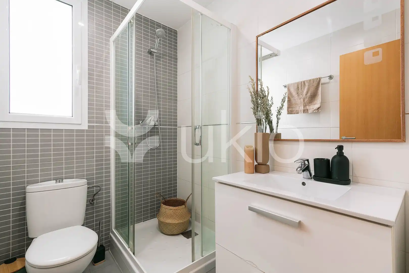 Apartamento con terraza en alquiler en Carrer del Comte Borrell, imagen 13
