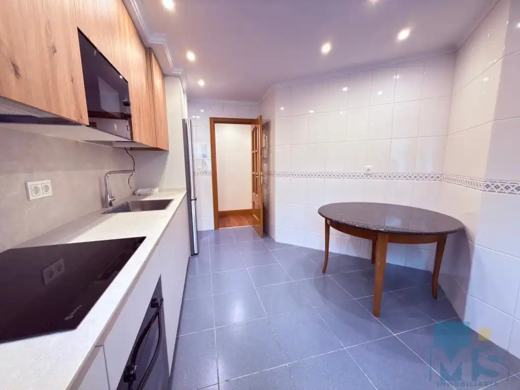 Cocina de Piso en venta en Donostia - San Sebastián  con Balcón