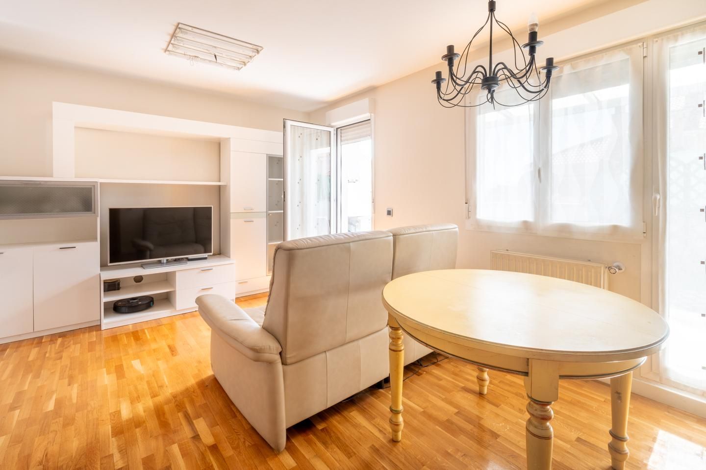 Sala d'estar de Àtic en venda en Ansoáin / Antsoain amb Calefacció, Parquet i Traster