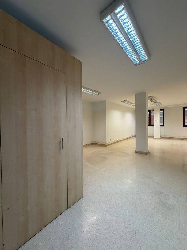 Oficina en venda a La Calzada