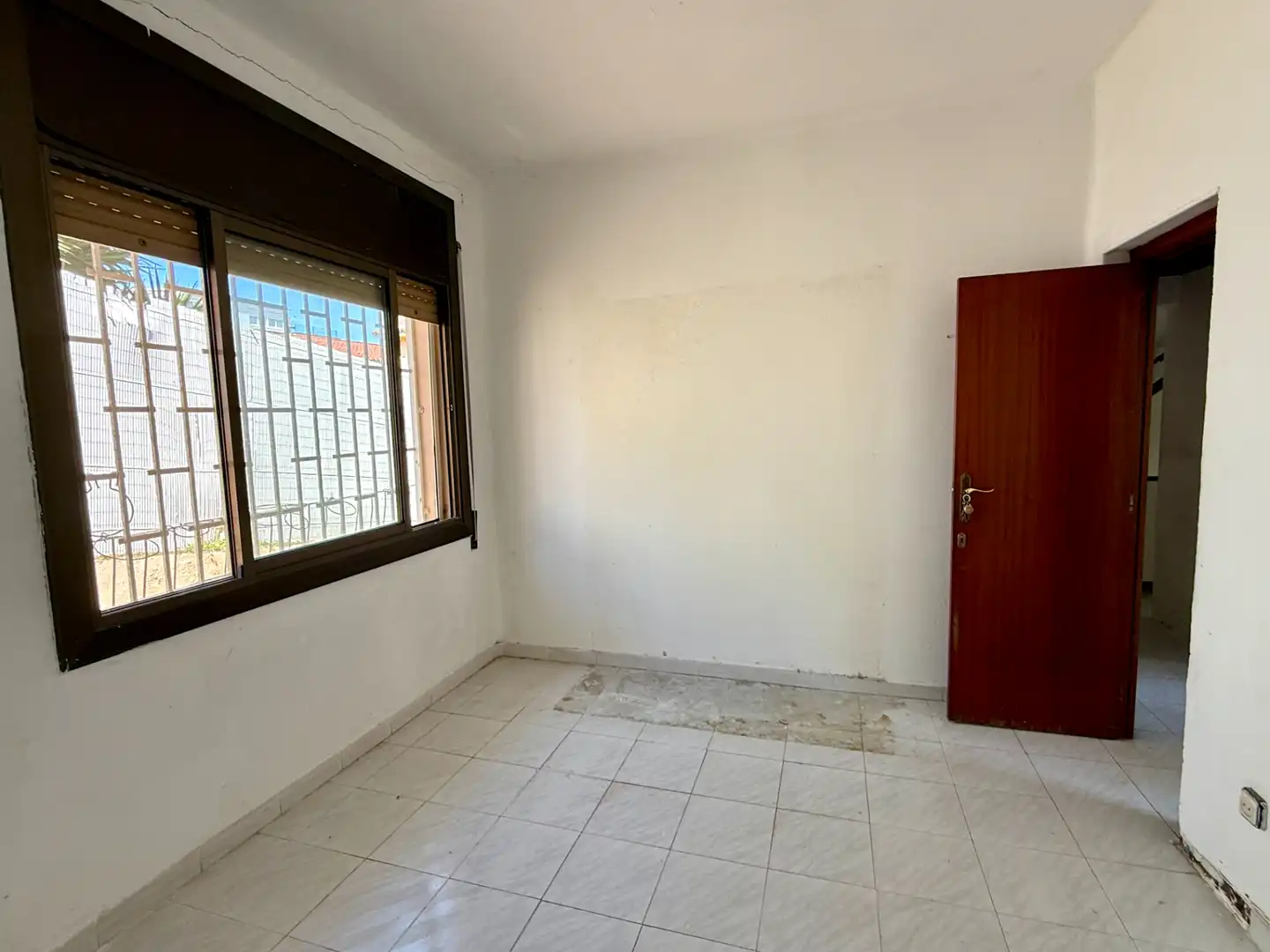 Habitación de Casa adosada en venta en Barcelona con Calefacción, Terraza y Balcón