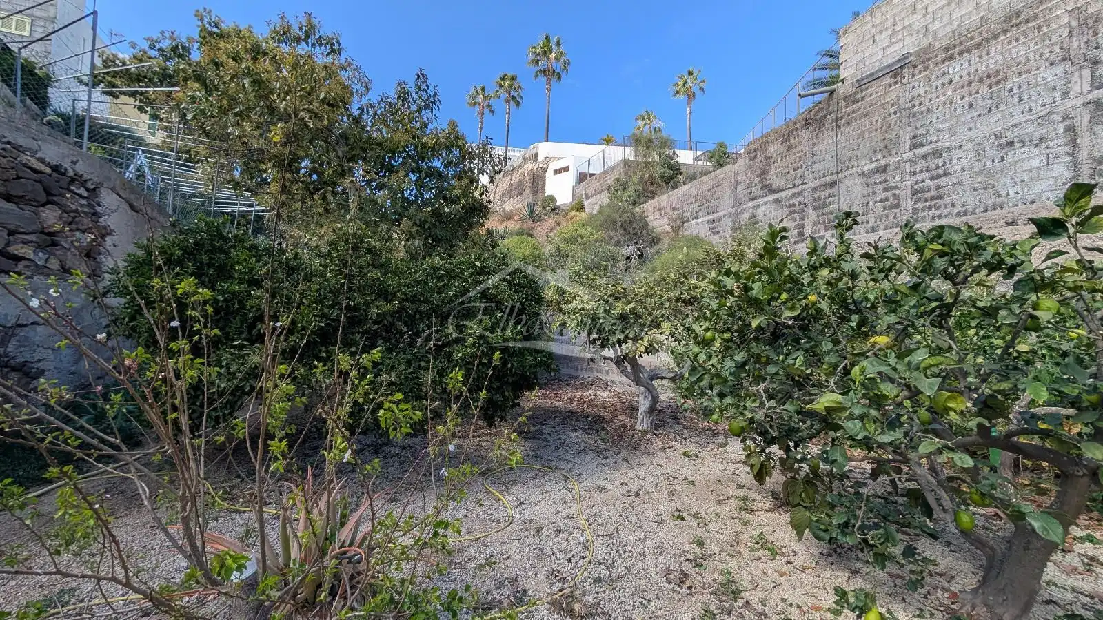 Casa adosada en venta en San Miguel de Abona con Jardín privado, Trastero y Amueblado