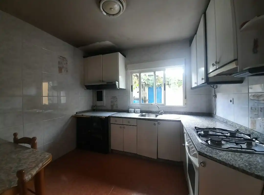 Cuina de Casa o xalet en venda en Ponferrada amb Jardí privat, Traster i Moblat