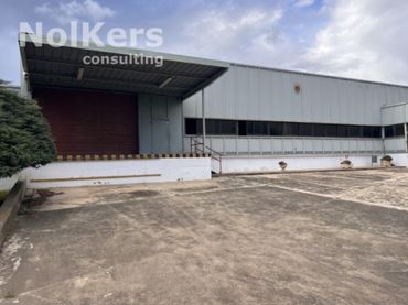 Nave industrial con ascensore in affitto a Centre