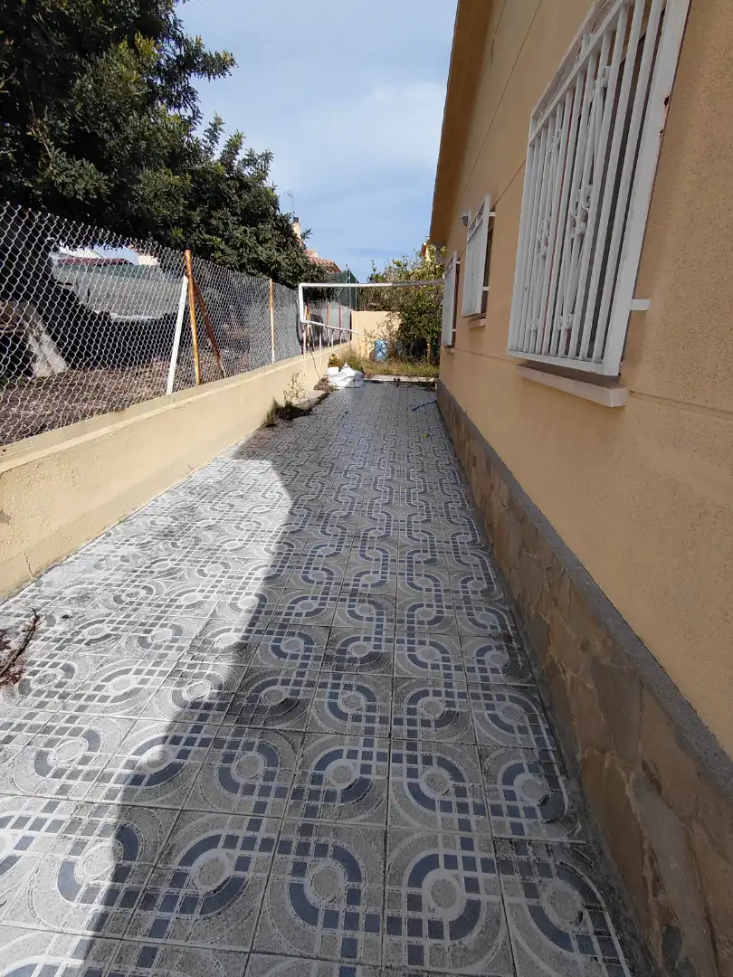 Vista exterior de Casa o xalet en venda en El Vendrell amb Calefacció, Jardí privat i Traster