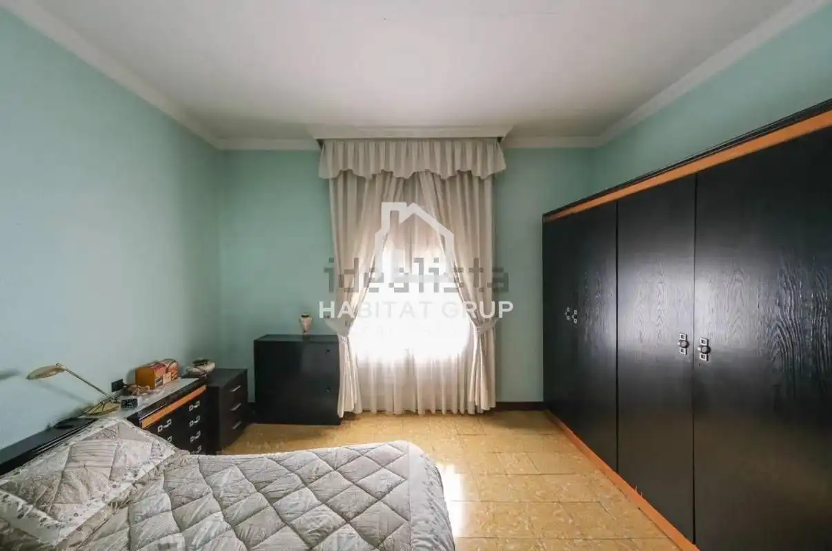 Dormitori de Casa o xalet en venda en Torelló amb Jardí privat i Terrassa