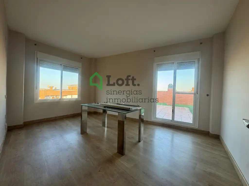 Vista exterior de Àtic de lloguer en Badajoz Capital amb Aire condicionat