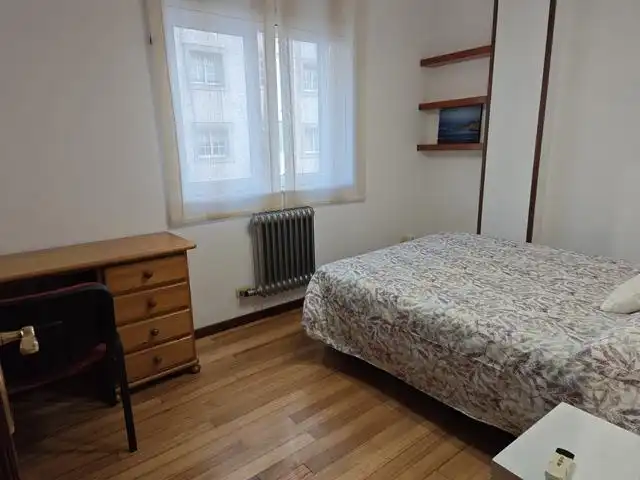 Habitación de Piso de alquiler en Ames con Calefacción, Parquet y Amueblado