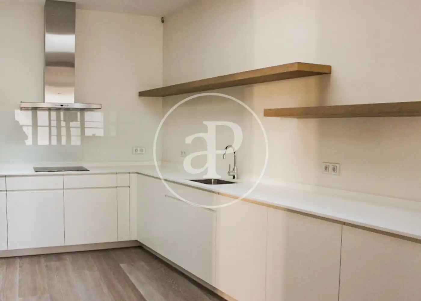 Cocina de Casa o chalet de alquiler en Madrid con Aire acondicionado, Calefacción y Jardín privado