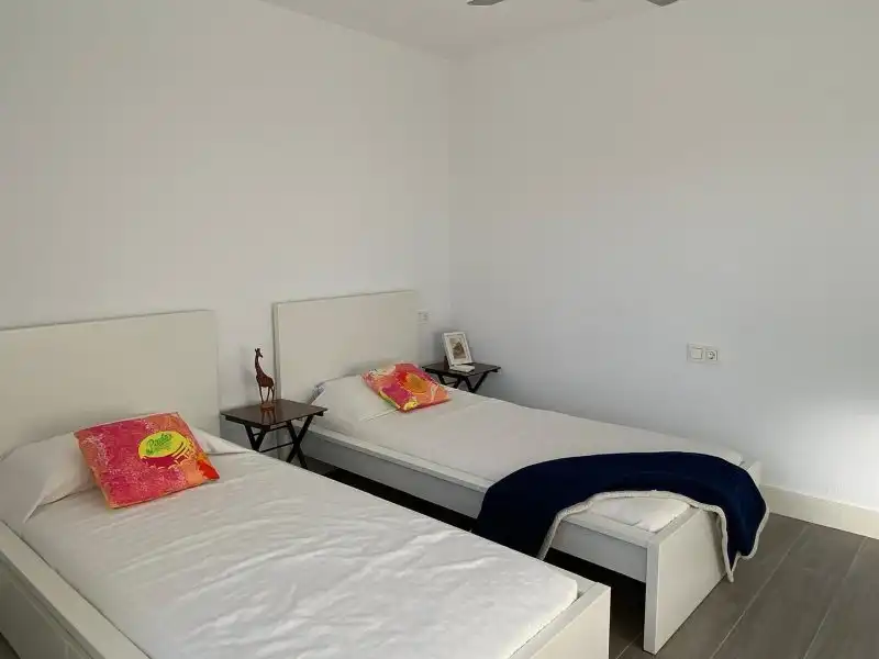 Habitación de Dúplex en venta en La Manga del Mar Menor con Aire acondicionado, Calefacción y Jardín privado