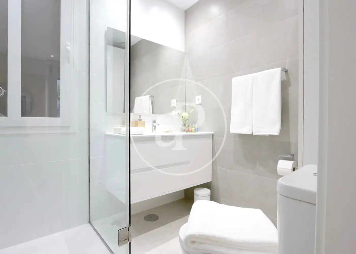 Bathroom of Flat for rent in Barrio de Salamanca
