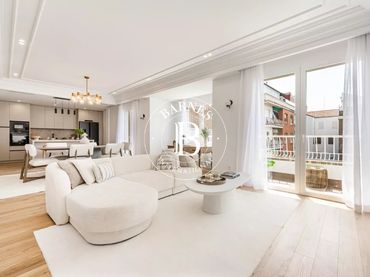 Flat with balcony for sale in Moncloa - Aravaca