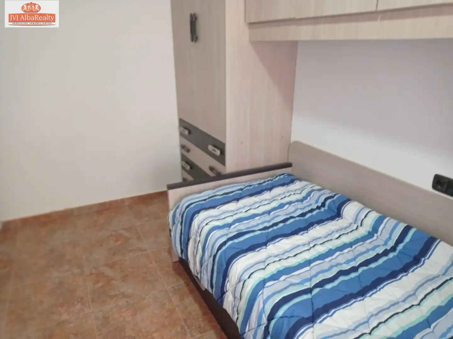 Dormitori de Casa adosada en venda en Valdeganga amb Calefacció i Balcó