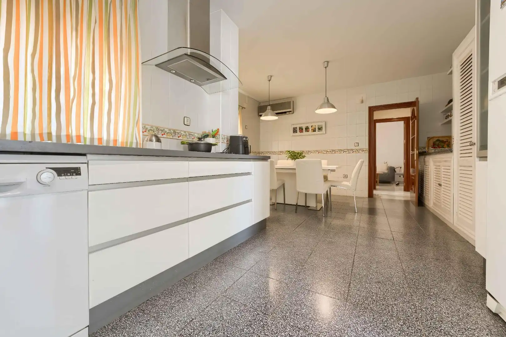 Kitchen of Houses for sale in Tomares  with Air Conditioner, Heating and Private garden