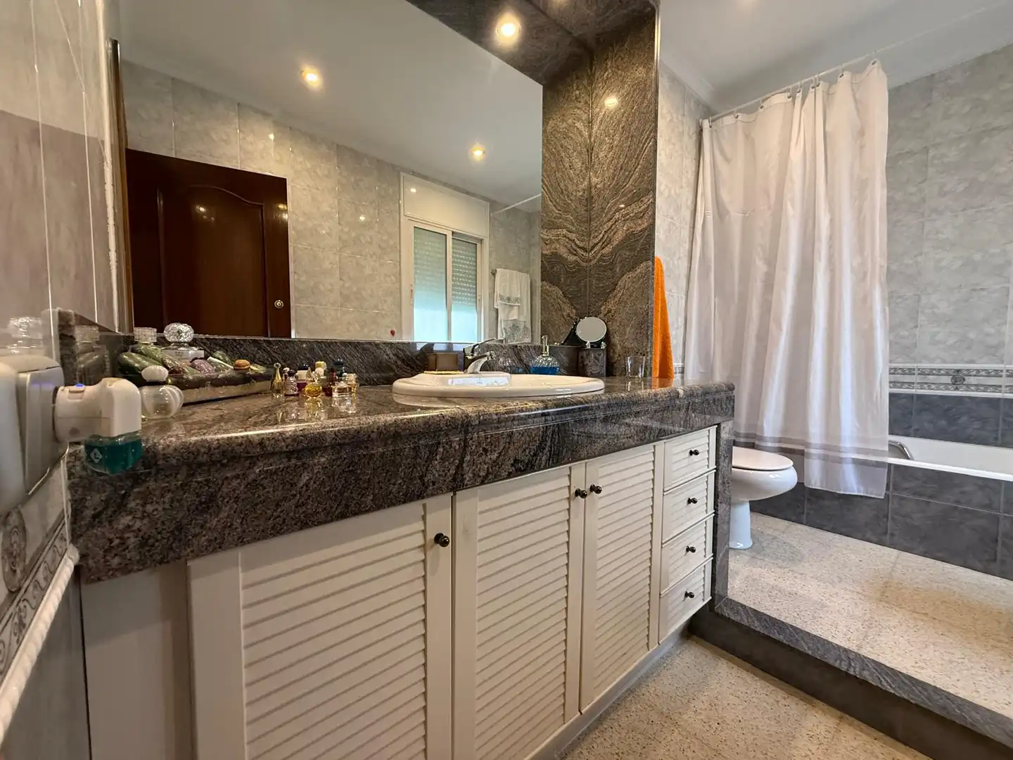 Badezimmer von Haus oder Chalet zum Verkauf in Santa Coloma de Gramenet mit Klimaanlage, Heizung und Terrasse
