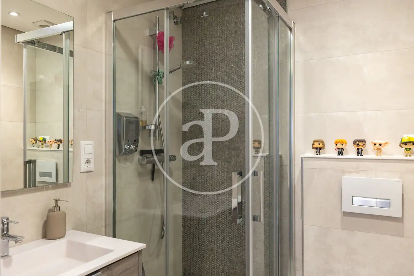 Baño de Piso en venta en Barcelona con Aire acondicionado, Calefacción y Terraza