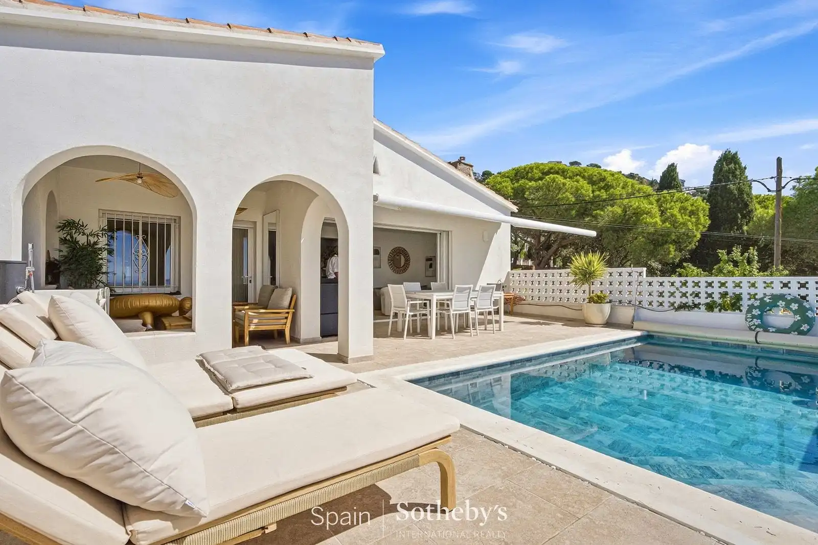 Casa con piscina in vendita a Carrer Salamanca