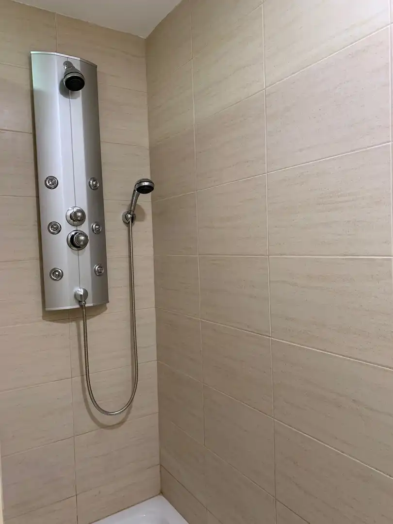 Baño de Piso de alquiler en Valencia con Aire acondicionado, Calefacción y Amueblado