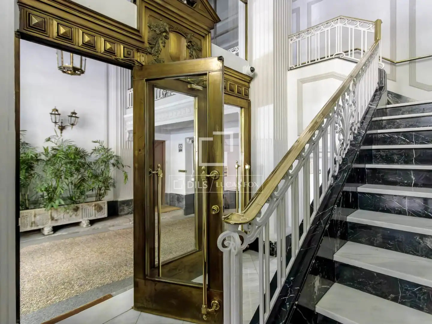 Attic for rent in Madrid  with Air Conditioner, Heating and Parquet flooring